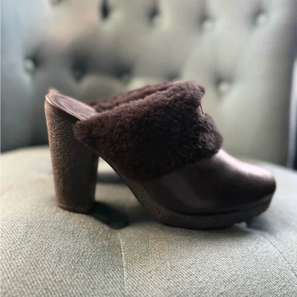 Hunter Black Fur Mules - Picture 2 of 10